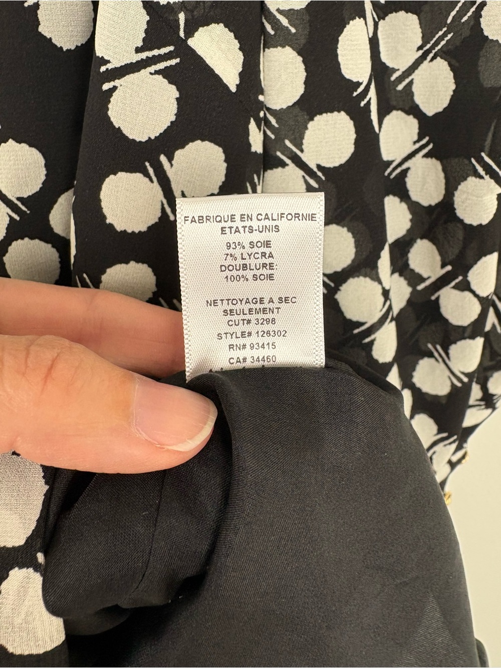 Trina Turk Black & White Puff Sheer Sleeve Blouse Large 93% Silk Geometric Dots - Picture 7 of 13